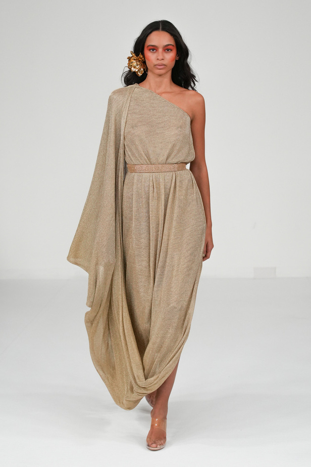 مجموعة Alexis Mabille للهوت كوتور.. صيحة الألوان والتفاصيل العصرية