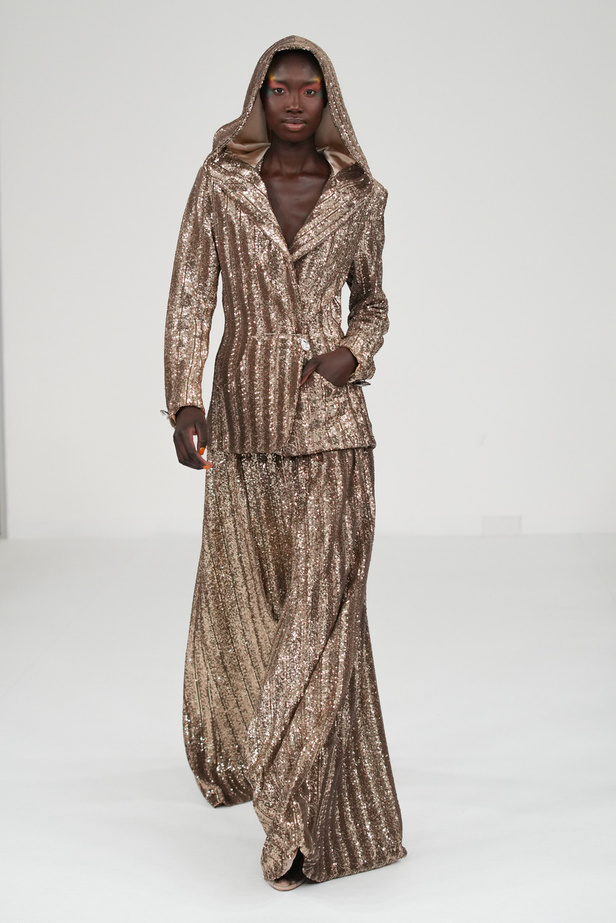 مجموعة Alexis Mabille للهوت كوتور.. صيحة الألوان والتفاصيل العصرية