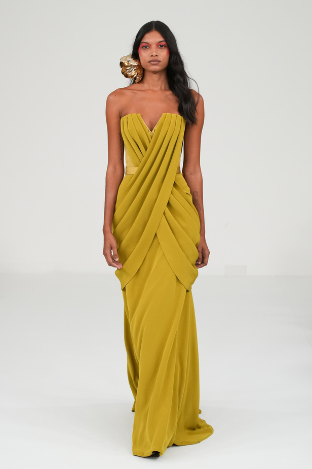 مجموعة Alexis Mabille للهوت كوتور.. صيحة الألوان والتفاصيل العصرية