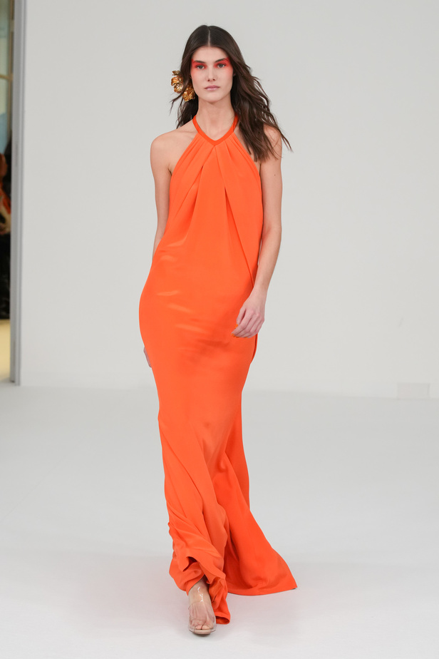 مجموعة Alexis Mabille للهوت كوتور.. صيحة الألوان والتفاصيل العصرية