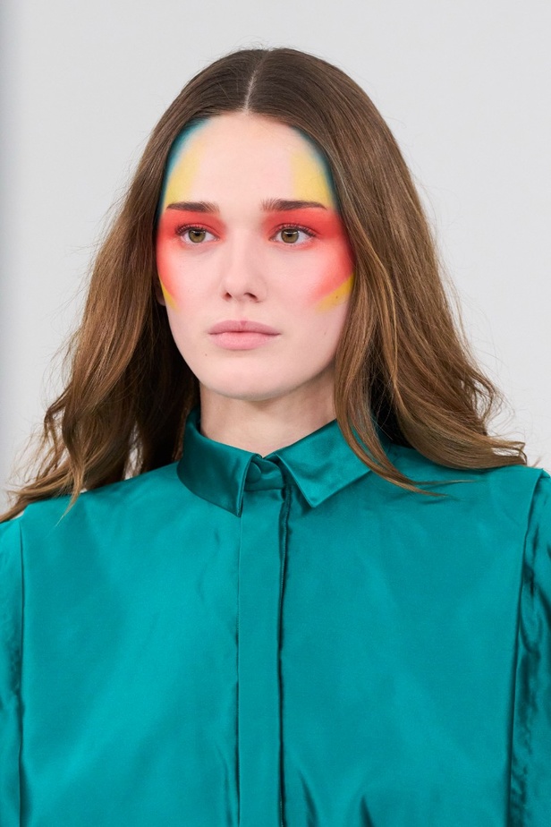 اطلالات جمالية من عرض مجموعة Alexis Mabille للهوت كوتور