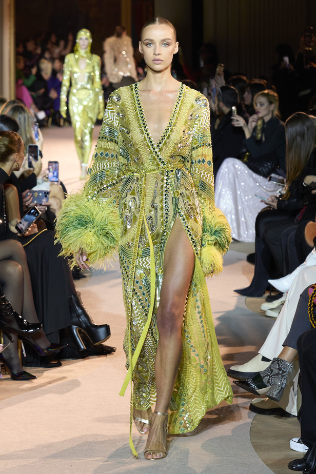 من عرض أزياء زهير مراد للهوت كوتور لربيع وصيف 2023