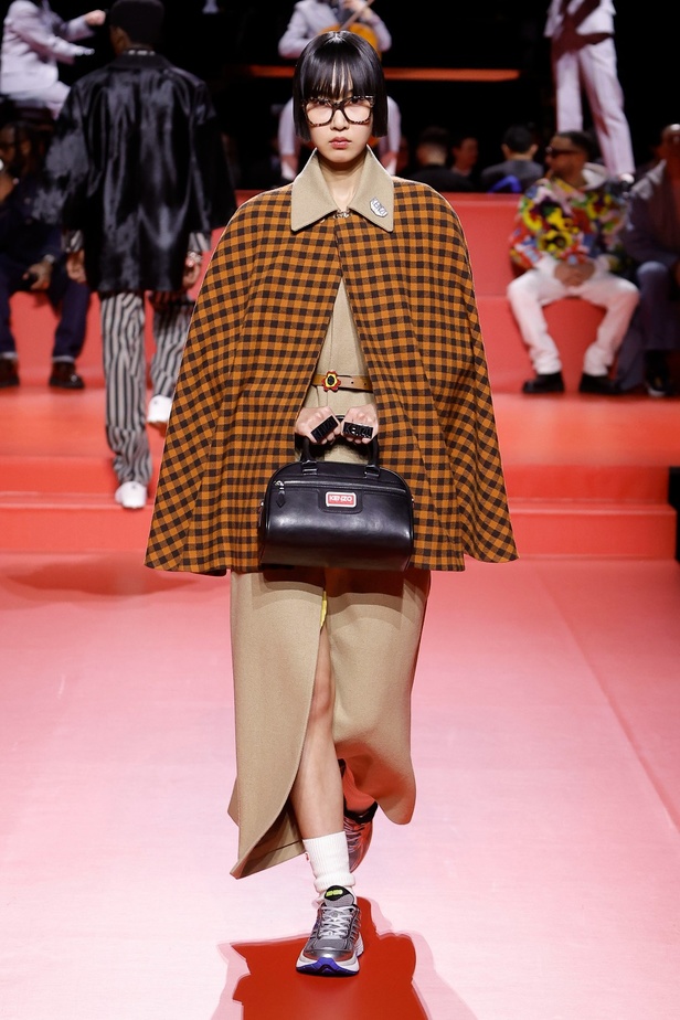 مجموعة KENZO لخريف وشتاء 2023 للنساء والرجال: مغامرة عبر الثقافات والعصور