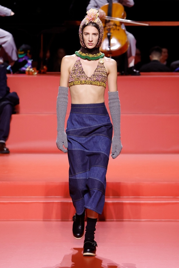 مجموعة KENZO لخريف وشتاء 2023 للنساء والرجال: مغامرة عبر الثقافات والعصور