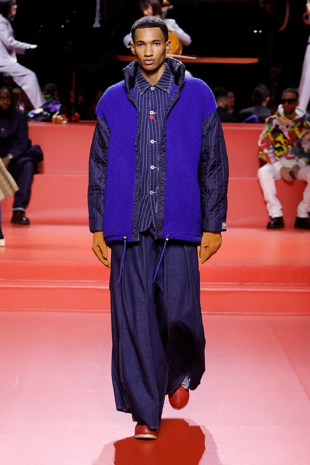 مجموعة KENZO لخريف وشتاء 2023 للنساء والرجال: مغامرة عبر الثقافات والعصور