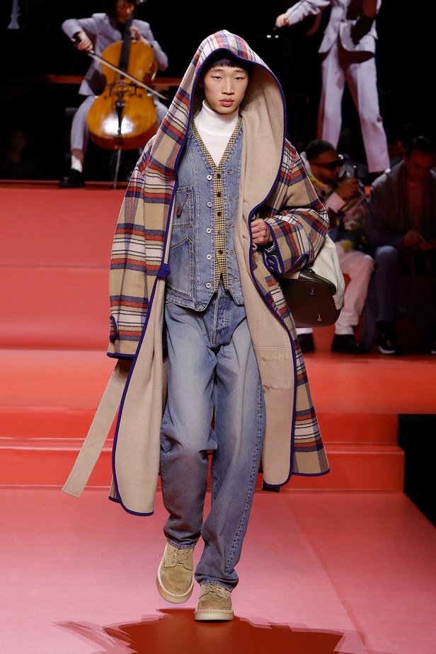 مجموعة KENZO لخريف وشتاء 2023 للنساء والرجال: مغامرة عبر الثقافات والعصور