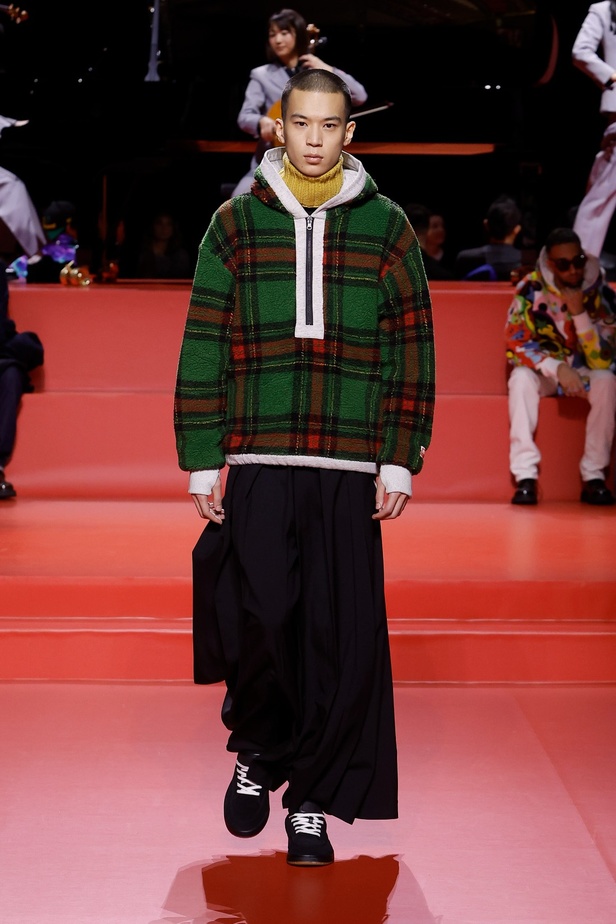 مجموعة KENZO لخريف وشتاء 2023 للنساء والرجال: مغامرة عبر الثقافات والعصور