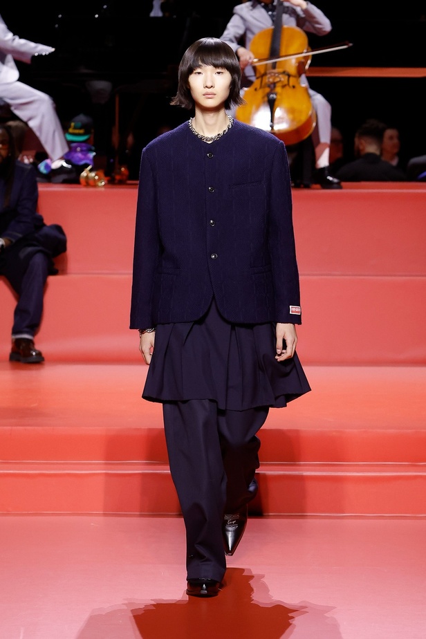 مجموعة KENZO لخريف وشتاء 2023 للنساء والرجال: مغامرة عبر الثقافات والعصور