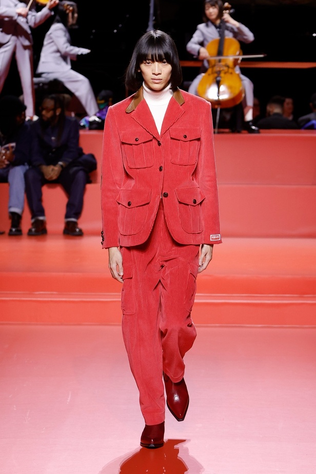 مجموعة KENZO لخريف وشتاء 2023 للنساء والرجال: مغامرة عبر الثقافات والعصور