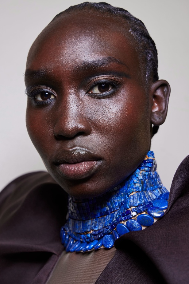 اطلالات جمالية من عرض ستيفان رولاند في مجموعته الكوتور لربيع وصيف 2023 