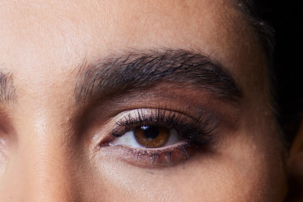 اطلالات جمالية من عرض ستيفان رولاند في مجموعته الكوتور لربيع وصيف 2023 