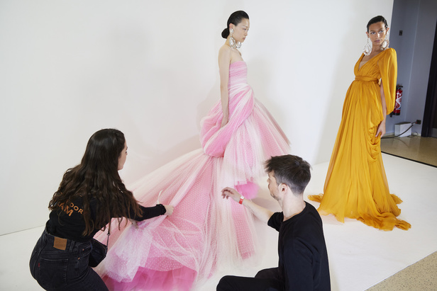 مجموعة جيامباتيستا فالي للهوت كوتور لربيع وصيف 2023