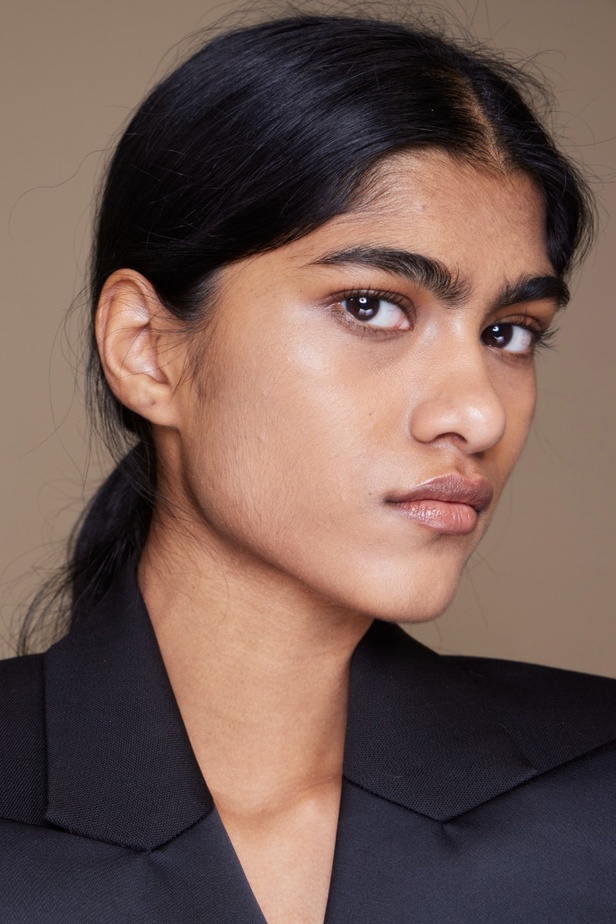 اطلالات جمالية مجموعة الكسندر فوتييه للهوت كوتو لربيع وصيف 2023