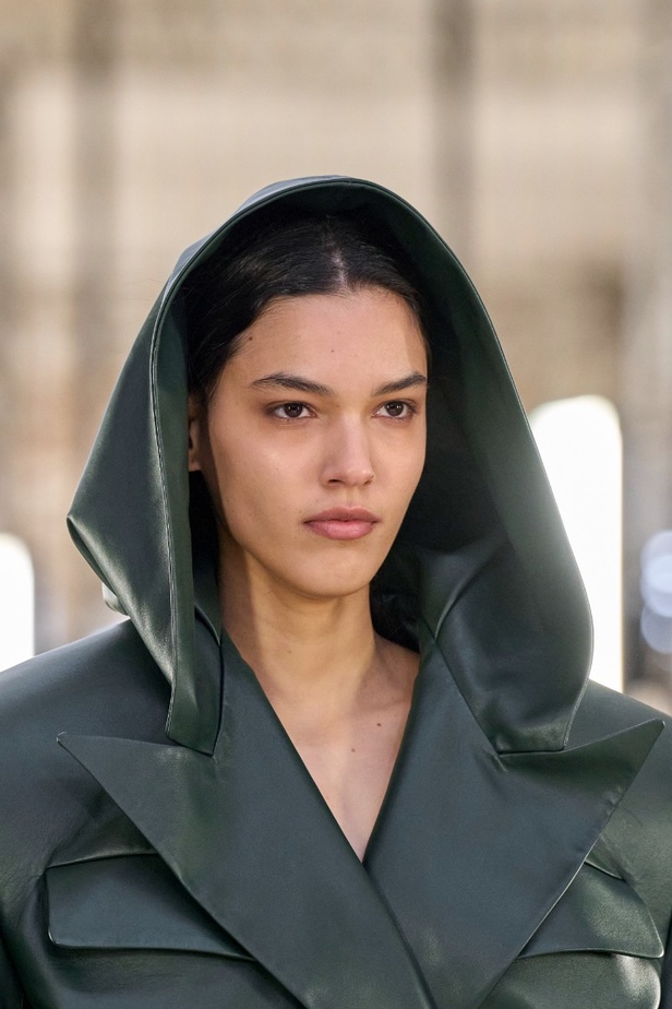 اطلالات جمالية مجموعة الكسندر فوتييه للهوت كوتو لربيع وصيف 2023