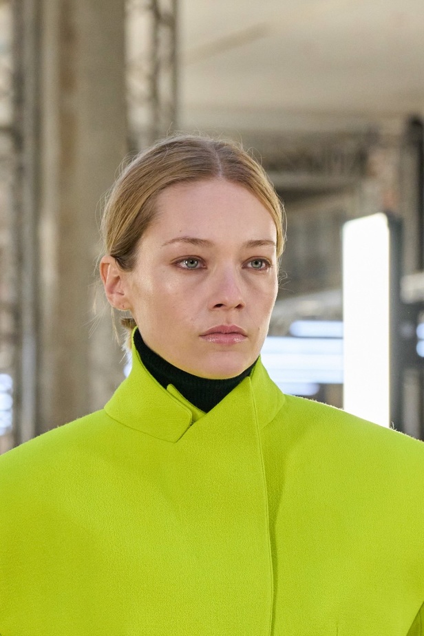 اطلالات جمالية مجموعة الكسندر فوتييه للهوت كوتو لربيع وصيف 2023