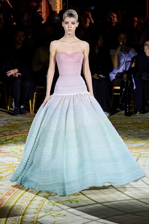 إحساس السنوات الأخيرة ينعكس على مجموعة Viktor&Rolf 