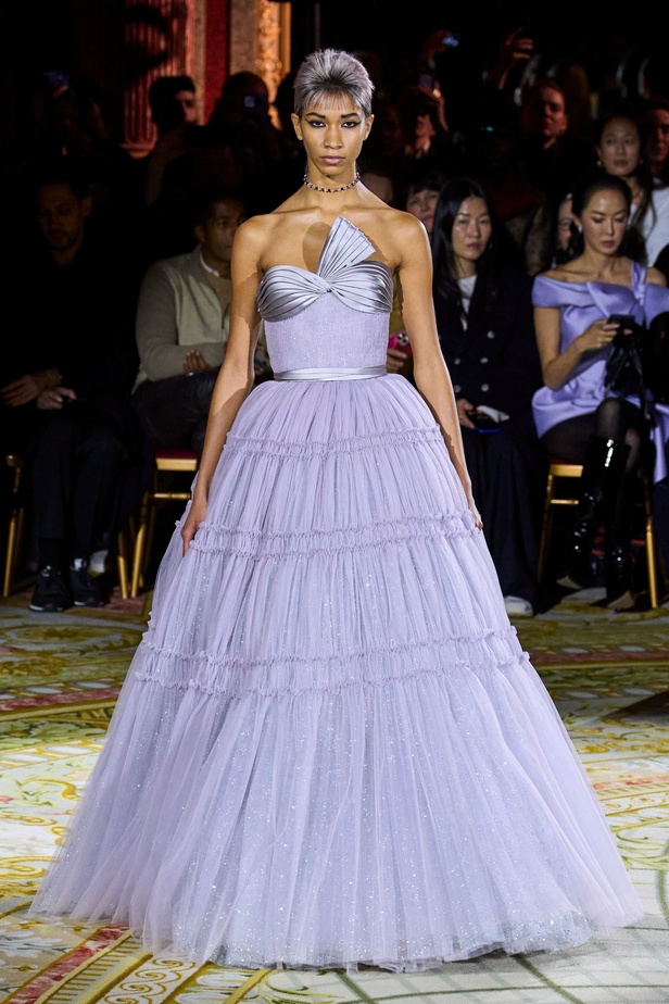 إحساس السنوات الأخيرة ينعكس على مجموعة Viktor&Rolf 