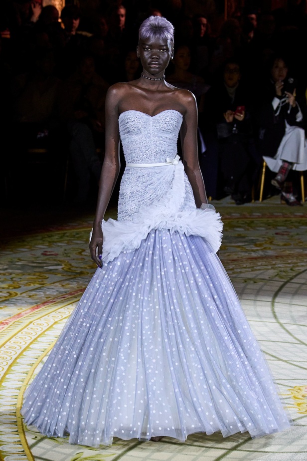 إحساس السنوات الأخيرة ينعكس على مجموعة Viktor&Rolf 