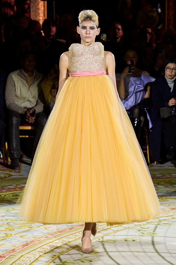 إحساس السنوات الأخيرة ينعكس على مجموعة Viktor&Rolf 