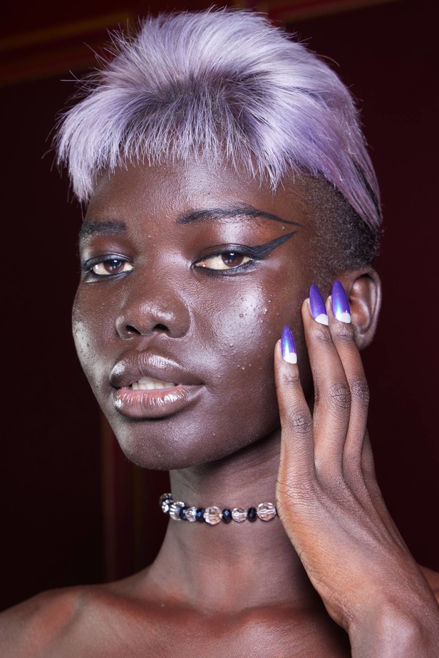 إحساس السنوات الأخيرة ينعكس على مجموعة Viktor&Rolf 