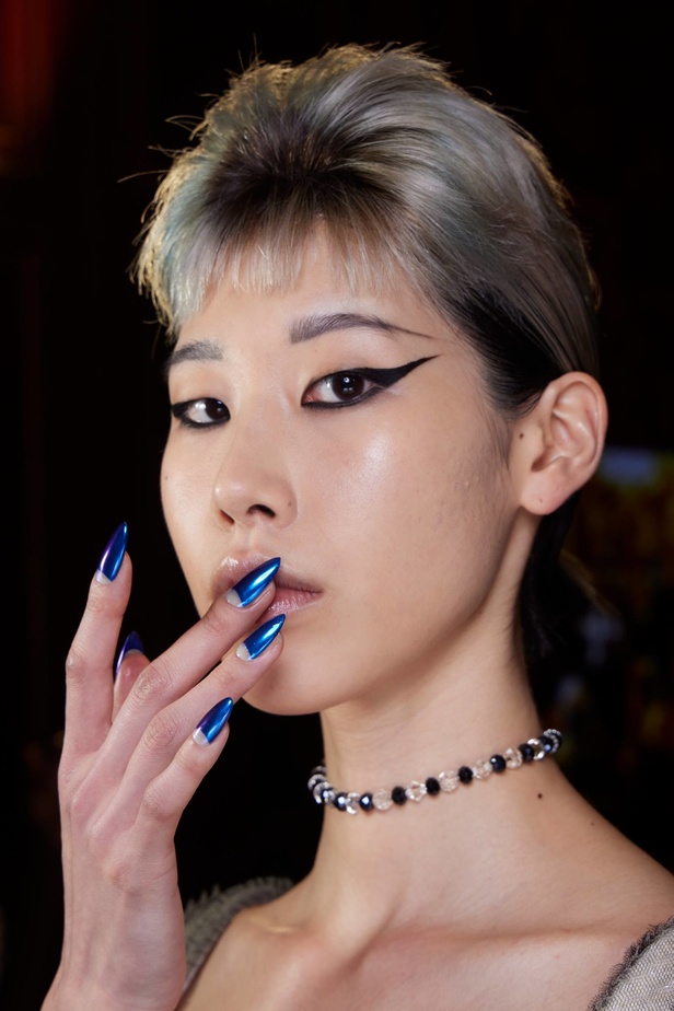 إحساس السنوات الأخيرة ينعكس على مجموعة Viktor&Rolf 