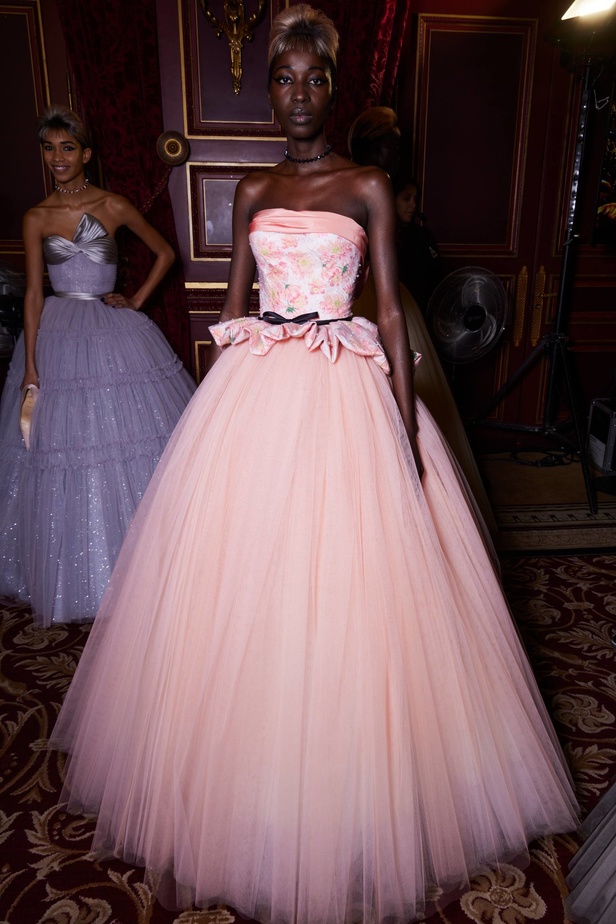 إحساس السنوات الأخيرة ينعكس على مجموعة Viktor&Rolf 