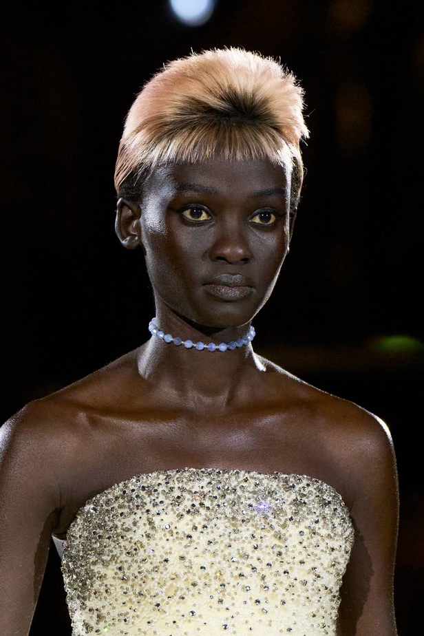 إحساس السنوات الأخيرة ينعكس على مجموعة Viktor&Rolf 