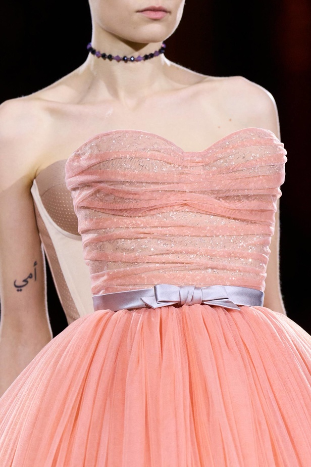 إحساس السنوات الأخيرة ينعكس على مجموعة Viktor&Rolf 