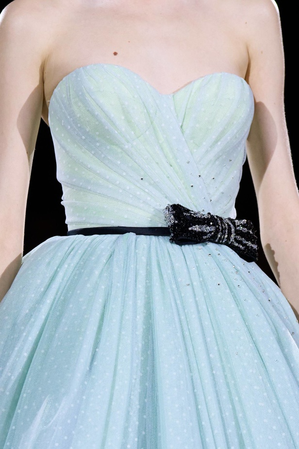 إحساس السنوات الأخيرة ينعكس على مجموعة Viktor&Rolf 