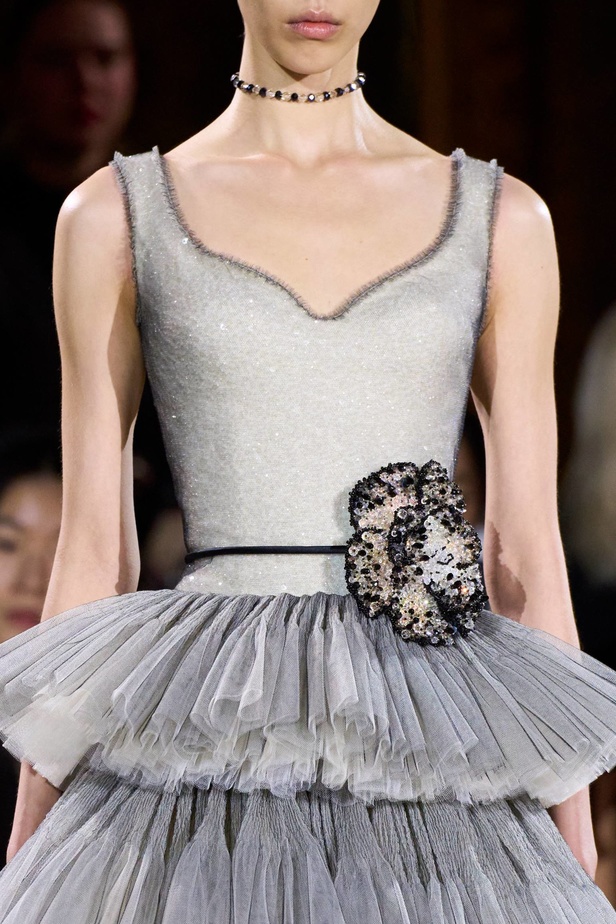 إحساس السنوات الأخيرة ينعكس على مجموعة Viktor&Rolf 