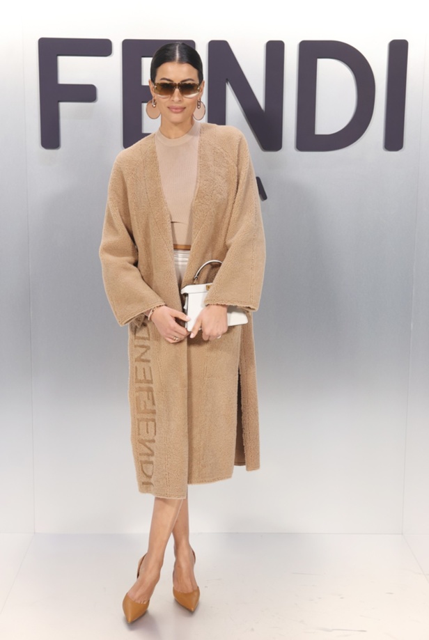 دار Fendi تستكشف الكلاسيكية والأناقة بأسلوب جديد وتقدّم البانك بلمسة راقية