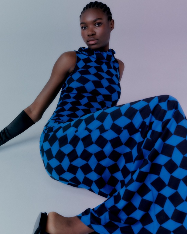 علامة القاسمي تسدل الستار عن مجموعتها الجديدة لموسم خريف وشتاء 2023 وتطلّ بنهجٍ أكثر شمولاً