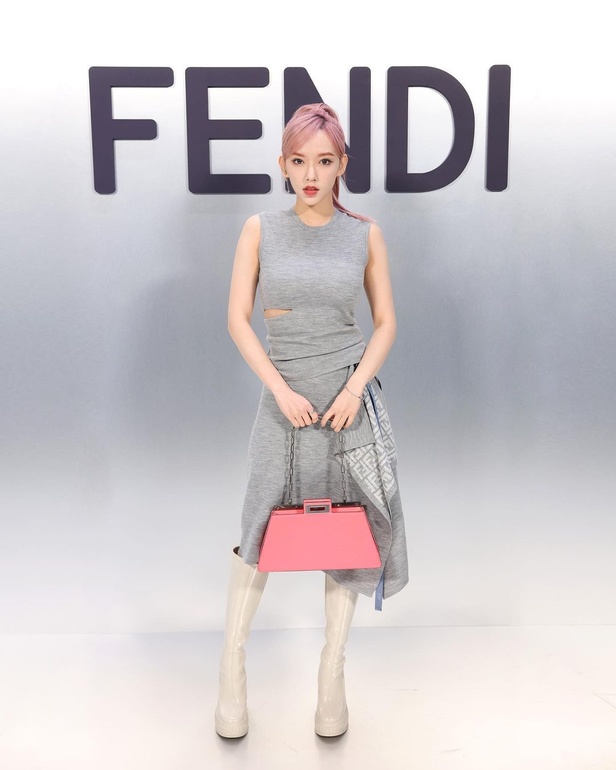 دار Fendi تستكشف الكلاسيكية والأناقة بأسلوب جديد وتقدّم البانك بلمسة راقية