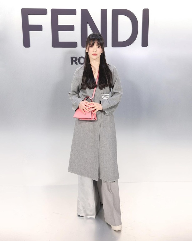 دار Fendi تستكشف الكلاسيكية والأناقة بأسلوب جديد وتقدّم البانك بلمسة راقية