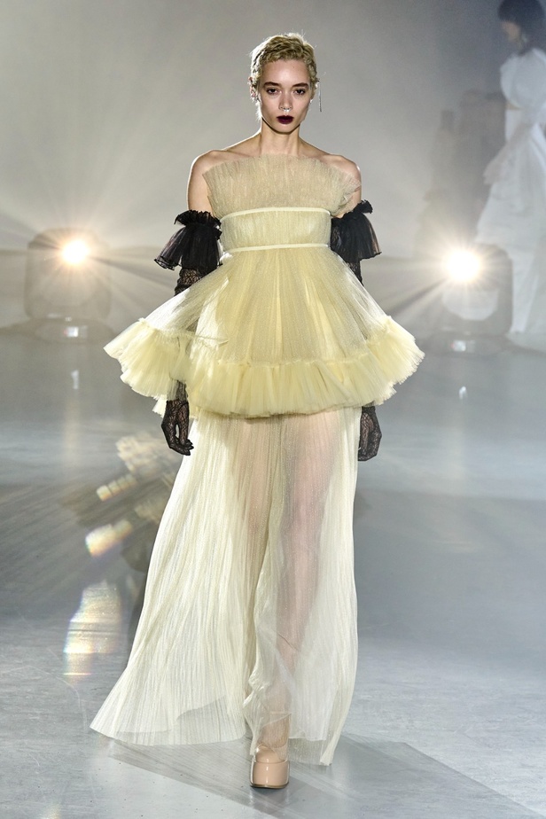 مجموعة Adeam لخريف وشتاء 2023-2024.