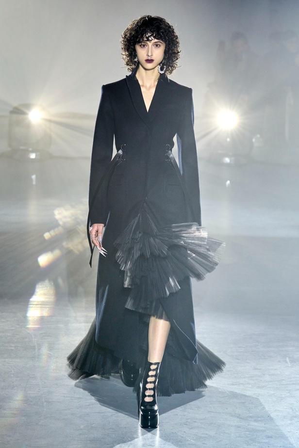 مجموعة Adeam لخريف وشتاء 2023-2024.