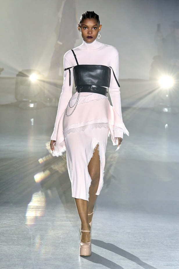 مجموعة Adeam لخريف وشتاء 2023-2024.