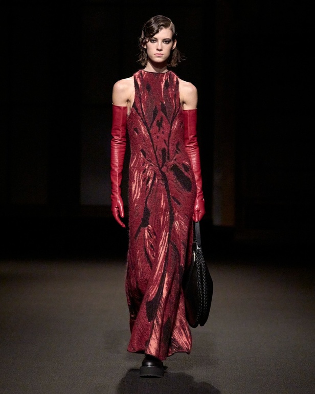 مجموعة Altuzarra لخريف وشتاء 2023-2024