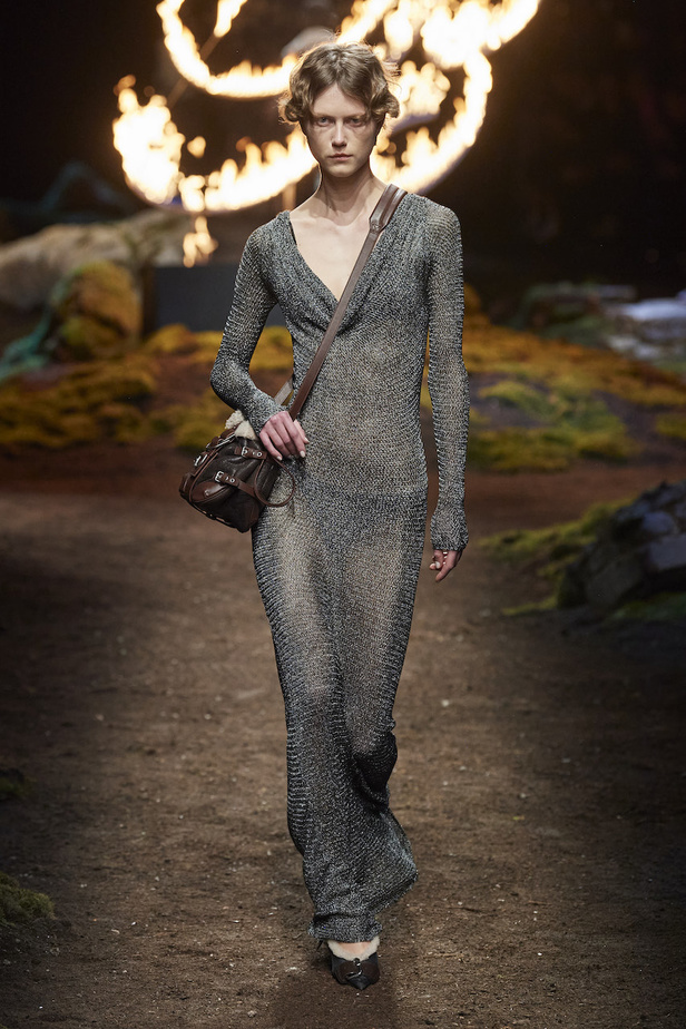 من مجموعة Blumarine لموسم خريف وشتاء 2023-2024