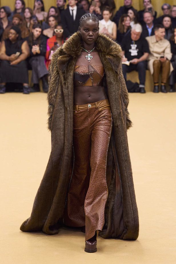 مجموعة Roberto Cavalli لخريف وشتاء 2024 في ميلانو