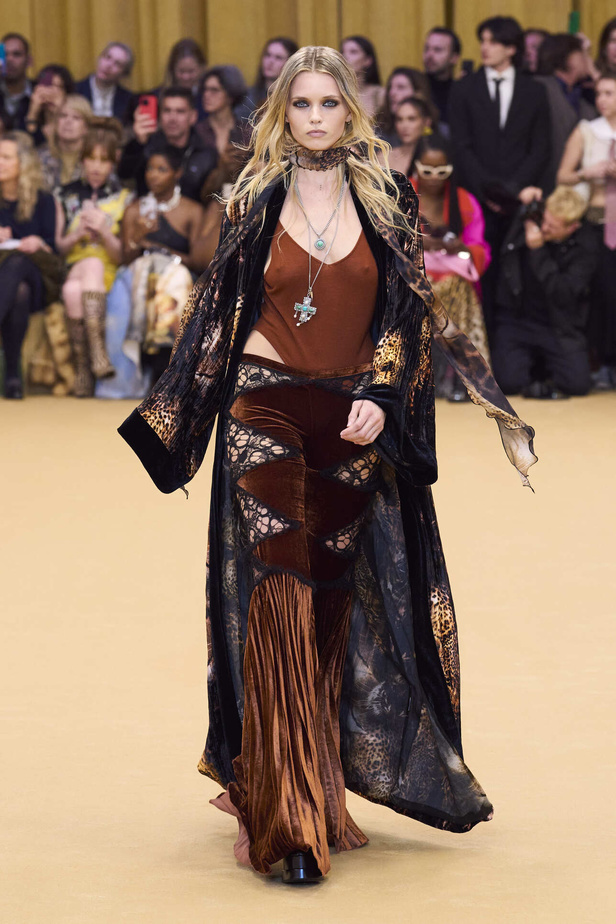 مجموعة Roberto Cavalli لخريف وشتاء 2024 في ميلانو