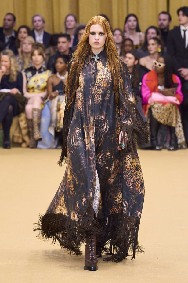 مجموعة Roberto Cavalli لخريف وشتاء 2024 في ميلانو