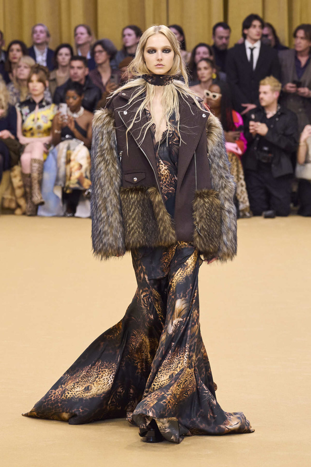 مجموعة Roberto Cavalli لخريف وشتاء 2024 في ميلانو