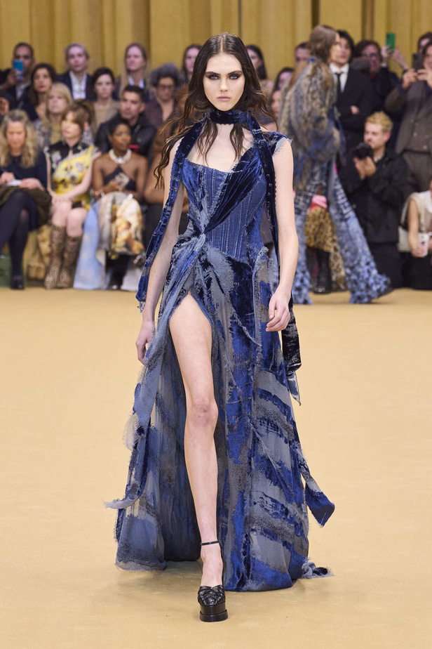 مجموعة Roberto Cavalli لخريف وشتاء 2024 في ميلانو