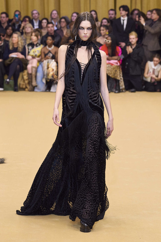 مجموعة Roberto Cavalli لخريف وشتاء 2024 في ميلانو