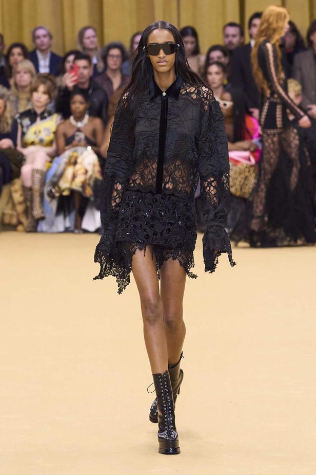 مجموعة Roberto Cavalli لخريف وشتاء 2024 في ميلانو