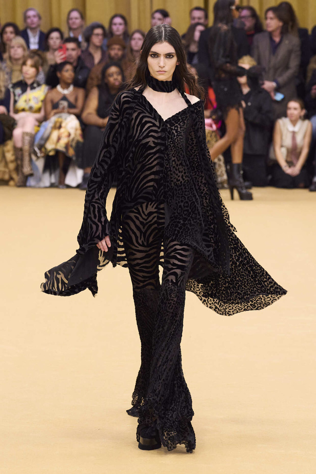 مجموعة Roberto Cavalli لخريف وشتاء 2024 في ميلانو