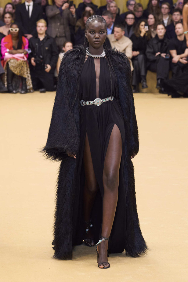 مجموعة Roberto Cavalli لخريف وشتاء 2024 في ميلانو