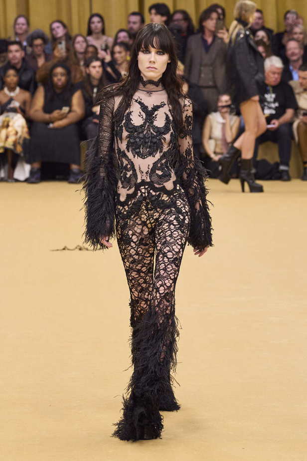 مجموعة Roberto Cavalli لخريف وشتاء 2024 في ميلانو