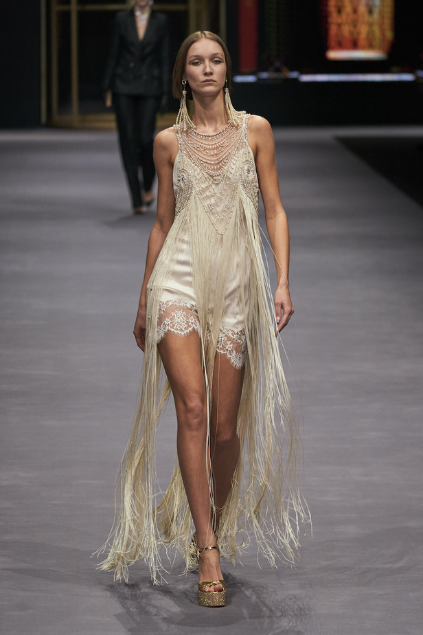 من مجموعة Elisabetta Franchi لموسم خريف 2023